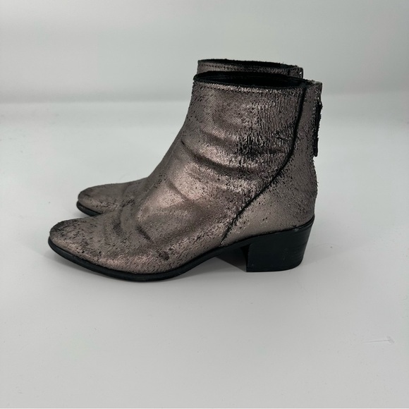 Dolce Vita Metallic Silver Ankle Boot Distressed Size 8 - Picture 4 of 7